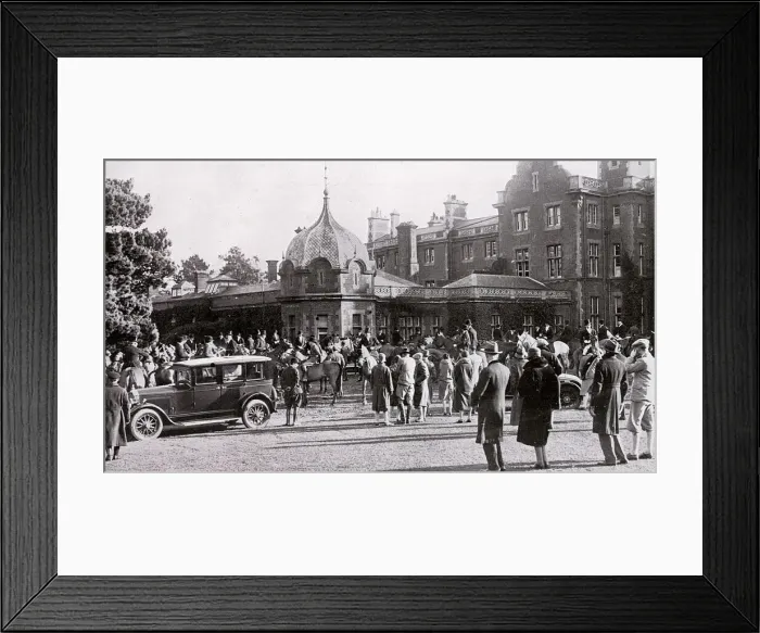 Framed Print : The Meet in front of Easthampstead Park, Berkshire Framed Print : The Meet in front of Easthampstead Park, Berkshire