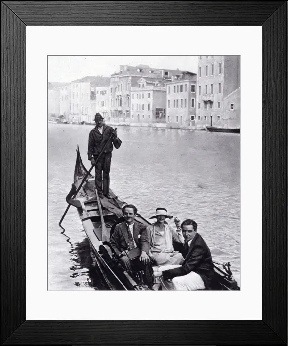 Framed Print : Oswald and Cynthia Mosley on hoilday in Venice Framed Print : Oswald and Cynthia Mosley on hoilday in Venice