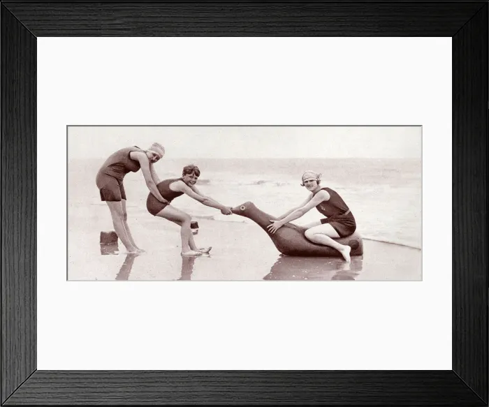 Framed Print : Gladys Cooper and children at Frinton on Sea Framed Print : Gladys Cooper and children at Frinton on Sea
