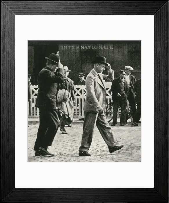 Framed Print : King Edward VIII at Calais Station Framed Print : King Edward VIII at Calais Station