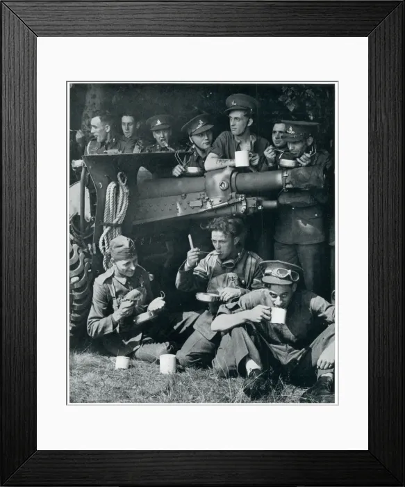 Framed Print : Outbreak of WWII men of Royal Artillery eating 1939 Framed Print : Outbreak of WWII men of Royal Artillery eating 1939
