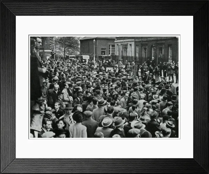 Framed Print : Outbreak of WWII - crowds outside Downing Street Framed Print : Outbreak of WWII - crowds outside Downing Street