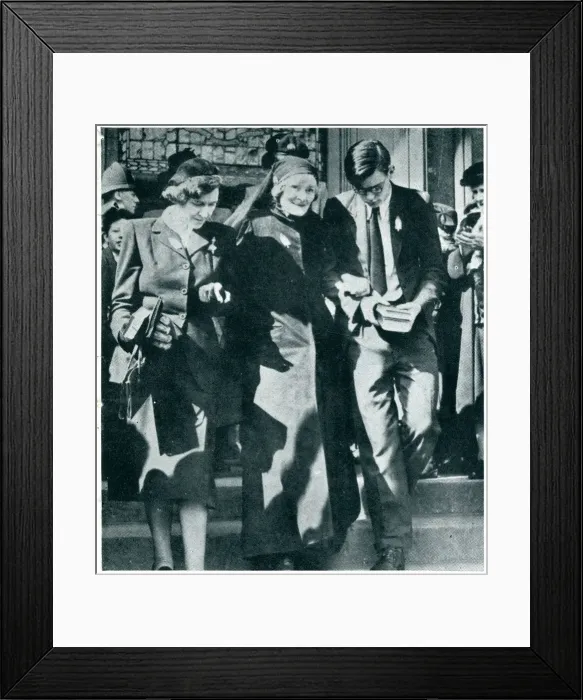 Framed Print : Maud Gonne - a veteran in the Republican cause Framed Print : Maud Gonne - a veteran in the Republican cause