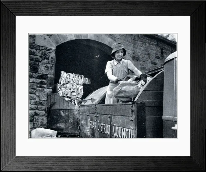Framed Print : Norah Blaney working on a dust-cart in WWII Framed Print : Norah Blaney working on a dust-cart in WWII