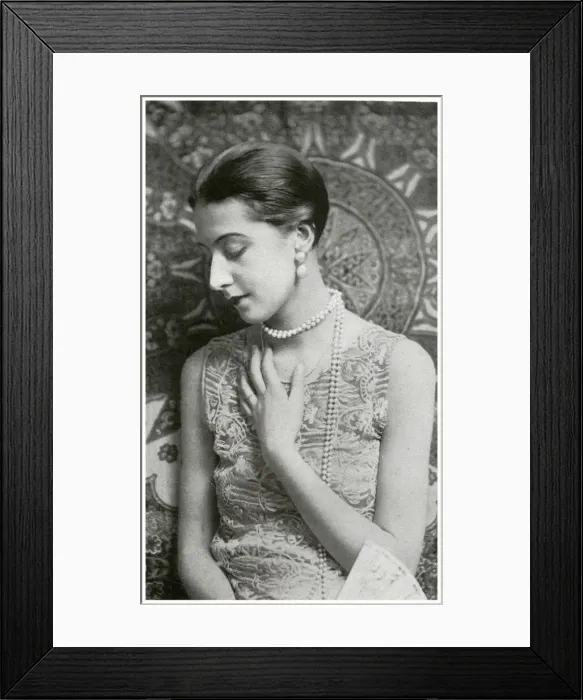 Framed Print : Maya - a mannequin for Reville s Framed Print : Maya - a mannequin for Reville s
