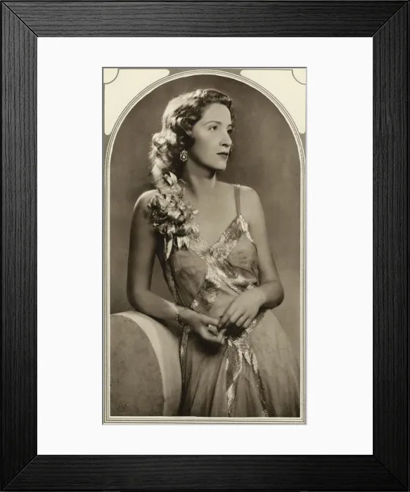 Framed Print : The Hon. Mrs Langton Iliffe Framed Print : The Hon. Mrs Langton Iliffe