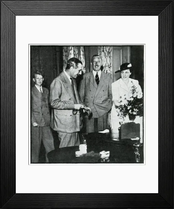 Framed Print : British ambassadors returned to England, September 1939