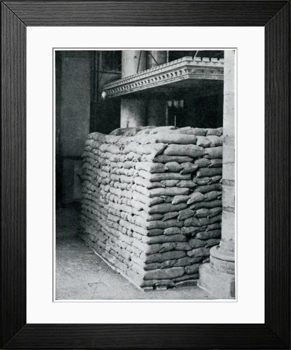Framed Print : Sandbags protecting statue of the Black Prince, Sept 1939 Framed Print : Sandbags protecting statue of the Black Prince, Sept 1939