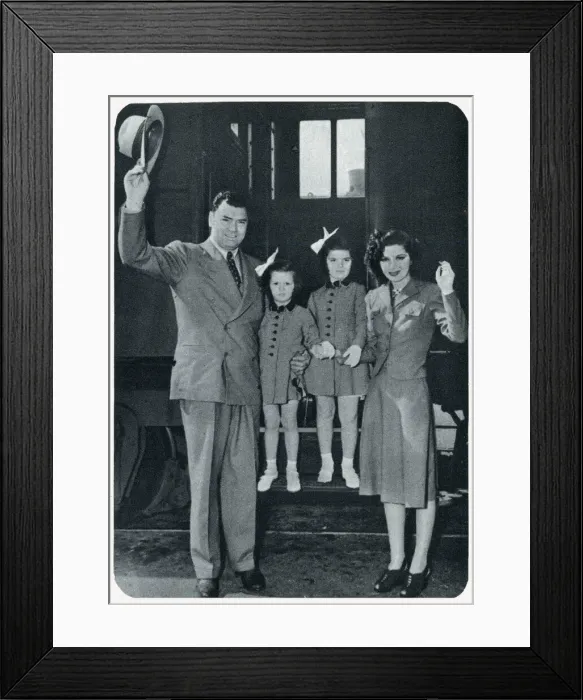 Framed Print : Mrs and Mrs Romilly (Esmond and Jessica Mitford)