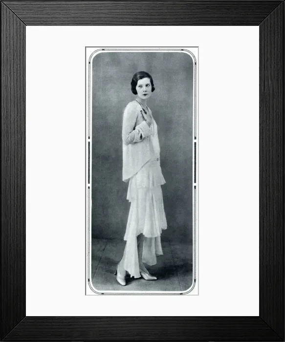 Framed Print : Mme. Lucien Lelong wearing a Lelong design Framed Print : Mme. Lucien Lelong wearing a Lelong design