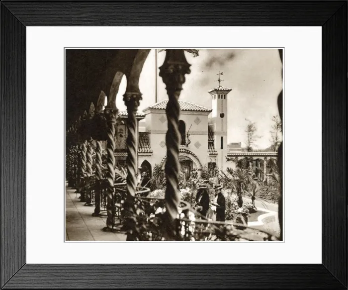 Framed Print : Roof garden of Derry and Toms, Kensington Framed Print : Roof garden of Derry and Toms, Kensington