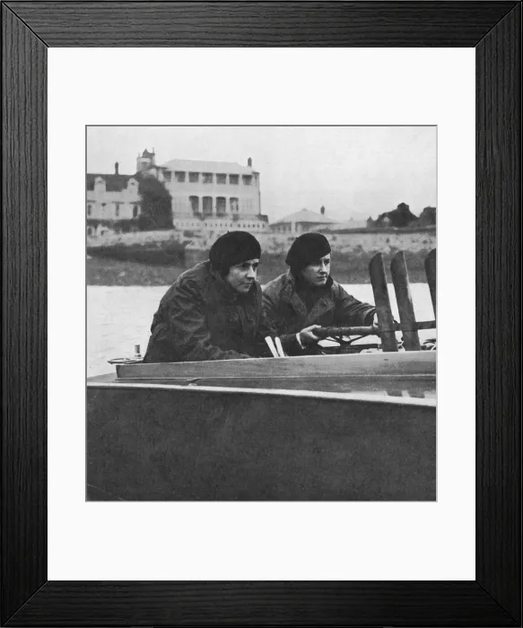 Framed Print : Joe Carstairs in her motor boat, 1925 Framed Print : Joe Carstairs in her motor boat, 1925