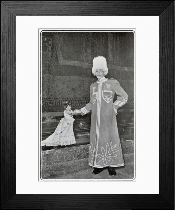Framed Print : Machnow the Giant & Madame Chiquita, London Hippodrome