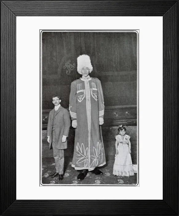 Framed Print : Machnow the Giant & Madame Chiquita, London Hippodrome