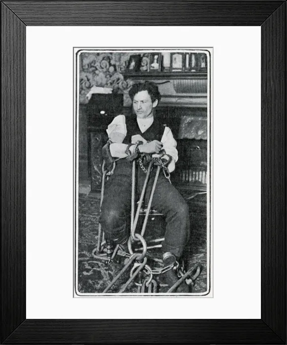 Framed Print : Houdini & Daily MIrror Challenge - handcuffs 1904 Framed Print : Houdini & Daily MIrror Challenge - handcuffs 1904
