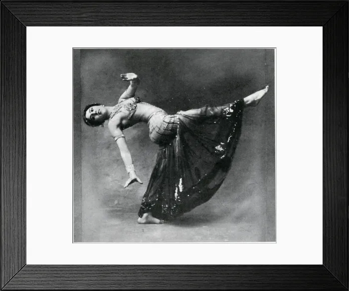 Framed Print : Sahary Djeli, dancer Framed Print : Sahary Djeli, dancer