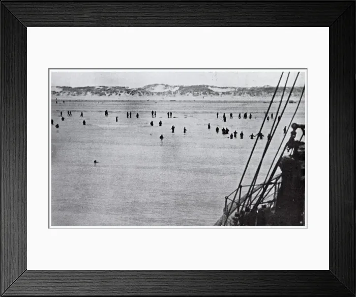 Framed Print : Bray Dunes, near Dunkirk, during the evacuation, WW2 Framed Print : Bray Dunes, near Dunkirk, during the evacuation, WW2