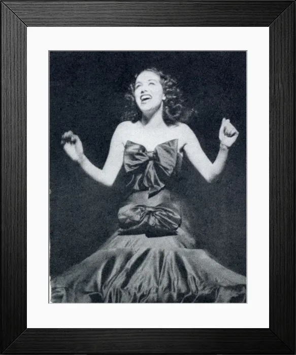 Framed Print : Pat Kirkwood in Black Velvet at the London Hippodrome Framed Print : Pat Kirkwood in Black Velvet at the London Hippodrome