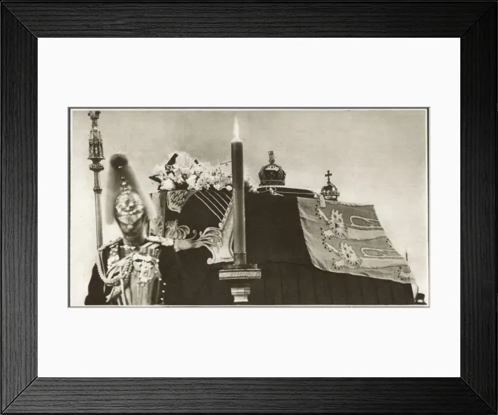 Framed Print : The late King George VI lies in State at Westminster Hall Framed Print : The late King George VI lies in State at Westminster Hall
