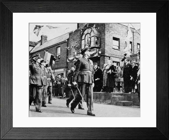 Framed Print : Officers and Men of the R. A. F. Station at Abingdon, one of the main airfields of Framed Print : Officers and Men of the R. A. F. Station at Abingdon, one of the main airfields of