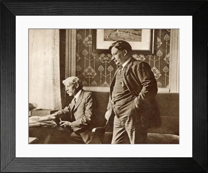 Framed Print : Ernest Bevin with Ramsay Macdonald at the time he supported the dockers claims for a Framed Print : Ernest Bevin with Ramsay Macdonald at the time he supported the dockers claims for a