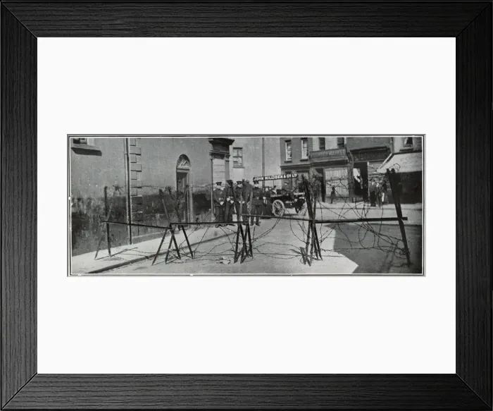 Framed Print : Barbed wire barricades in Belfast Framed Print : Barbed wire barricades in Belfast