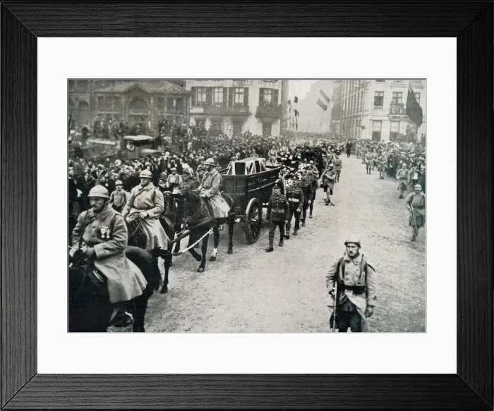 Framed Print : The procession of the coffin of the Unknown British Warrior through the town of Bologne Framed Print : The procession of the coffin of the Unknown British Warrior through the town of Bologne
