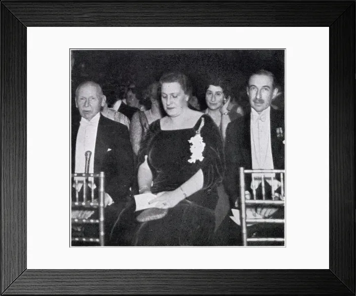 Framed Print : The Hon. Donough & Mrs O Brien and Percival Griffiths (right Framed Print : The Hon. Donough & Mrs O Brien and Percival Griffiths (right