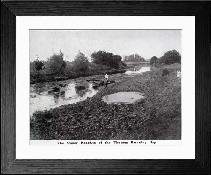Framed Print : The upper reaches of the Thames running dry in Gloucestershire Framed Print : The upper reaches of the Thames running dry in Gloucestershire
