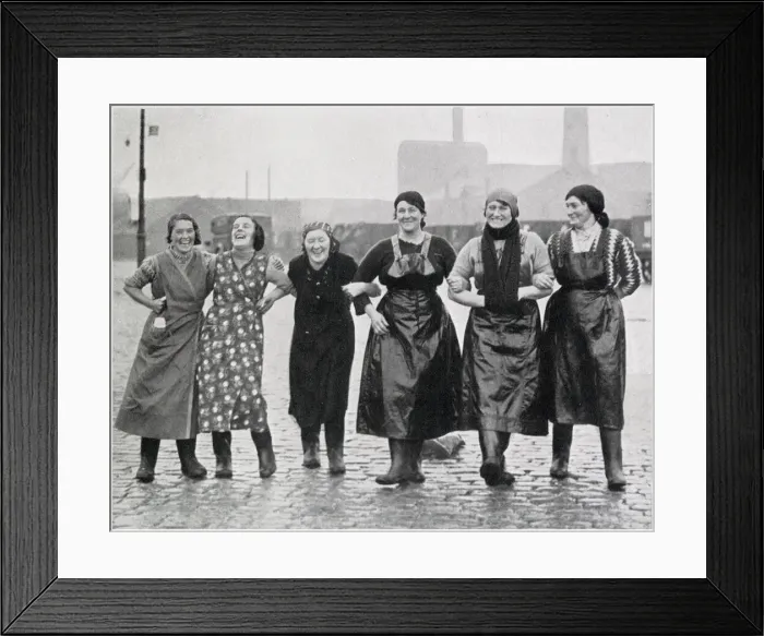 Framed Print : Herring Harvest in Great Yarmouth 1934