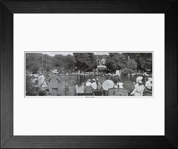 Framed Print : Tilting in canoes at Wargrave Regatta on the River Thames in Wargrave in Berkshire Framed Print : Tilting in canoes at Wargrave Regatta on the River Thames in Wargrave in Berkshire
