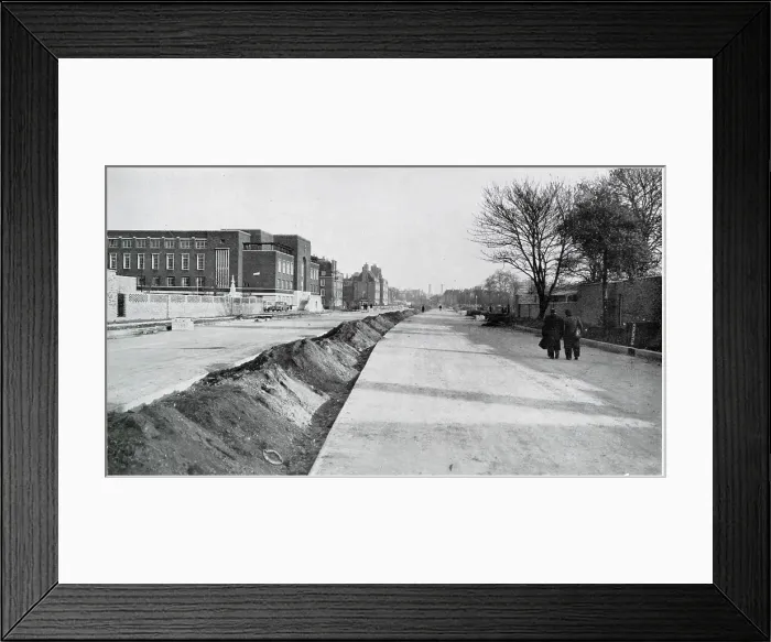 Framed Print : Work on the Cromwell Road Extension, London - the new road passes Hammersmith Town Hall (left). Date: 1955 Framed Print : Work on the Cromwell Road Extension, London - the new road passes Hammersmith Town Hall (left). Date: 1955