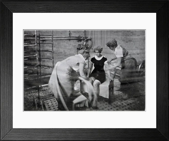 Framed Print : Aix douche-massage been given at Bath, Somerset. The natural hot water was perfectly adapted for treatment. Date: 1921