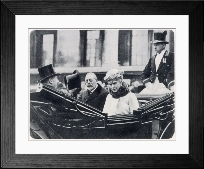 Framed Print : George V and Queen Mary consort opening the new Duveen wing extension of the National Portrait Gallery, London. Made possible by the generosity of art dealer and benefactor Lord Duveen. Photograph showing Their Majesties leaving in an open carriage Framed Print : George V and Queen Mary consort opening the new Duveen wing extension of the National Portrait Gallery, London. Made possible by the generosity of art dealer and benefactor Lord Duveen. Photograph showing Their Majesties leaving in an open carriage