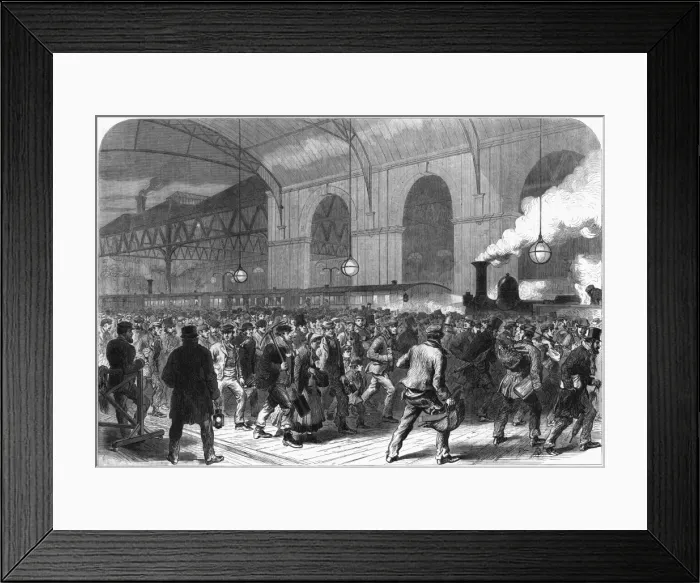 Framed Print : Penny train arriving, Victoria Station, Central London Framed Print : Penny train arriving, Victoria Station, Central London