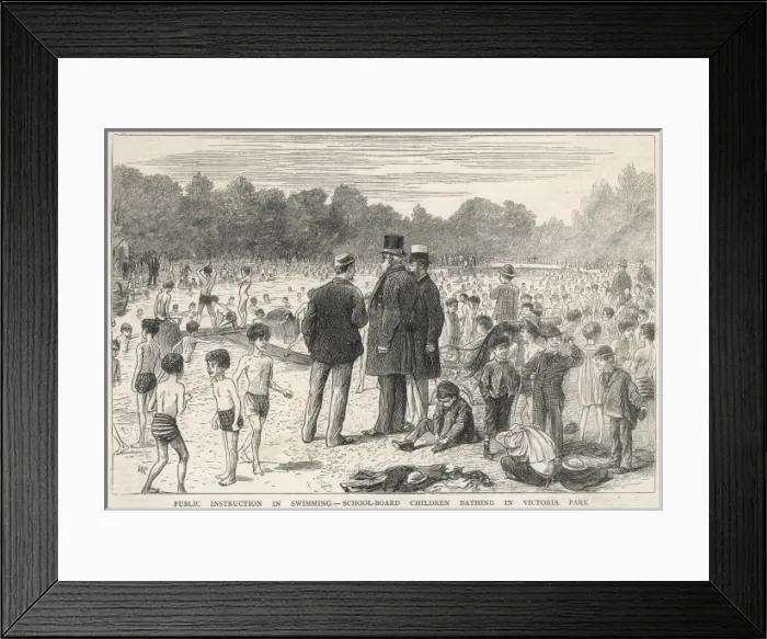 Framed Print : School Board children bathing in Victoria Park, London Framed Print : School Board children bathing in Victoria Park, London