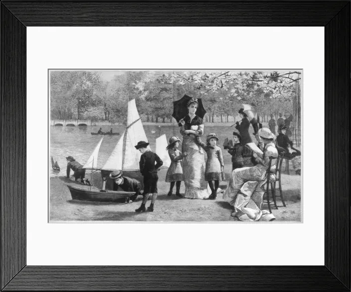 Framed Print : People by the Serpentine, Hyde Park, Central London Framed Print : People by the Serpentine, Hyde Park, Central London