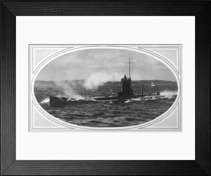 Framed Print : WW1  /  1915  /  U-BOAT U8 SUNK