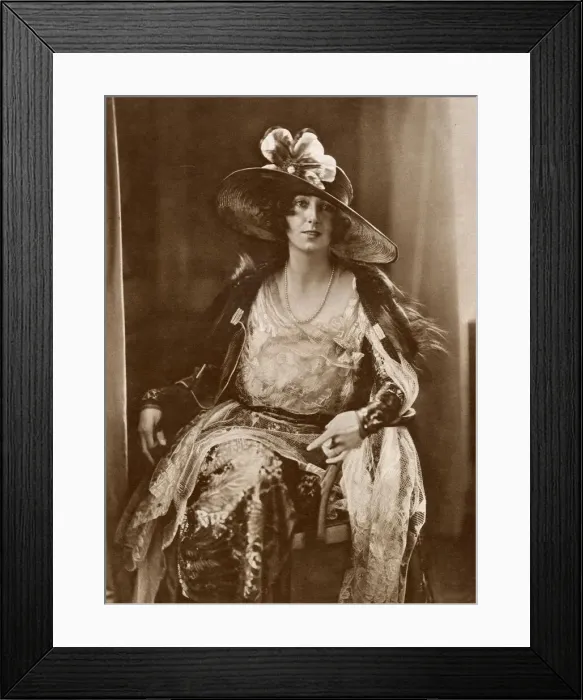 Framed Print : ROSITA FORBES (Mrs Arthur T McGrath) (1890 - 1967), Traveller and explorer in Africa