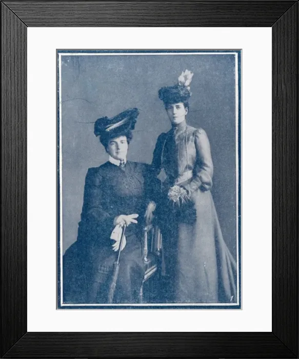Framed Print : Queens Amelie / Alexandra Framed Print : Queens Amelie / Alexandra