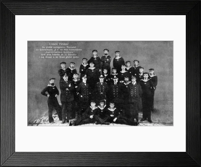 Framed Print : Unsere Helden Framed Print : Unsere Helden