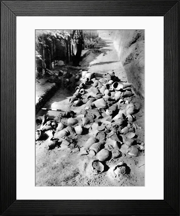 Framed Print : Queen Her-nets tomb Framed Print : Queen Her-nets tomb