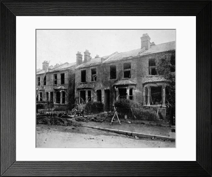 Framed Print : Bombed London house in 1915 Framed Print : Bombed London house in 1915