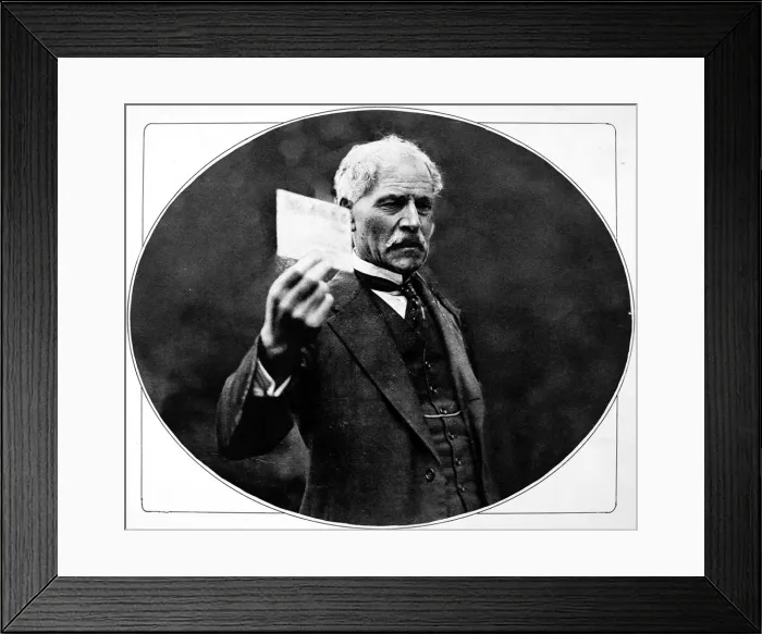 Framed Print : Ramsay Macdonald and the 80, 000, 000, 000 letter