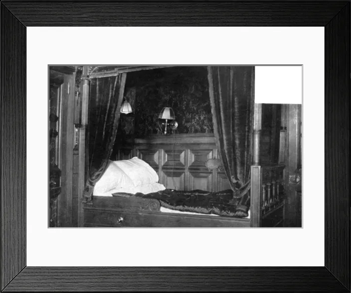 Framed Print : Four-Poster Bedroom on board Titanic Framed Print : Four-Poster Bedroom on board Titanic
