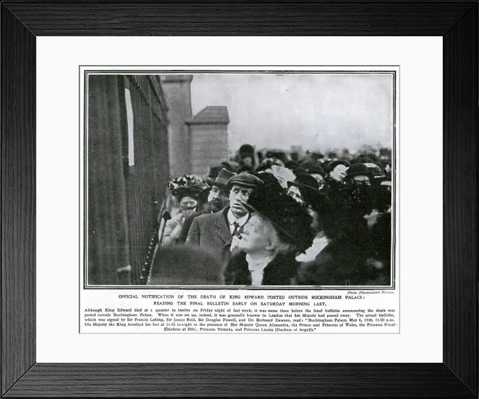 Framed Print : Announcement of the death of Edward VII 1910