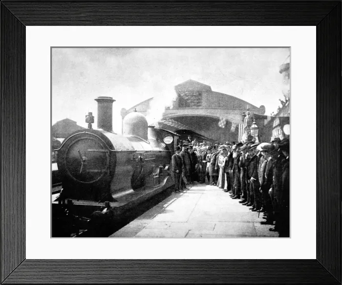 Framed Print : The Great Western Railway service from Penzance