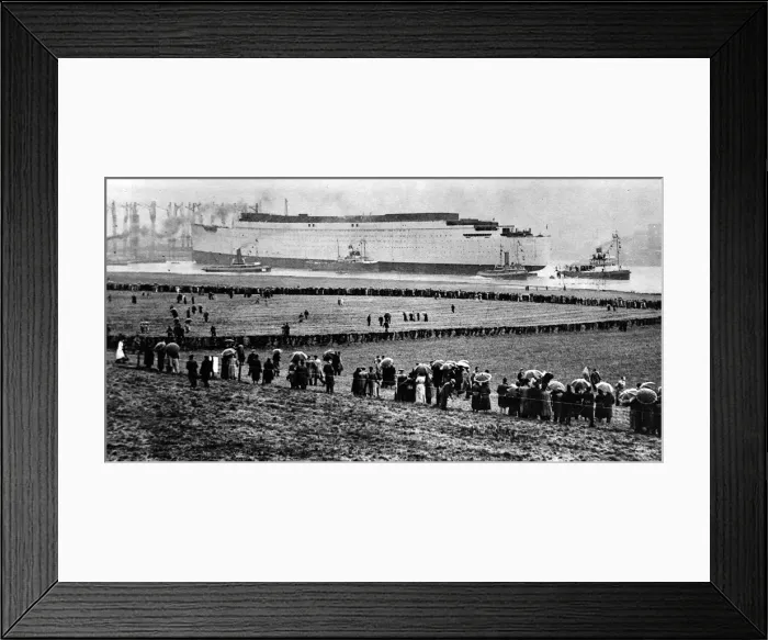 Framed Print : The Launch of R. M. S. Queen Mary, Clydebank, September 1934 Framed Print : The Launch of R. M. S. Queen Mary, Clydebank, September 1934