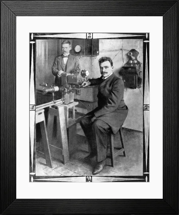 Framed Print : Professor Arthur Korn, with his telegraph photographic machi Framed Print : Professor Arthur Korn, with his telegraph photographic machi