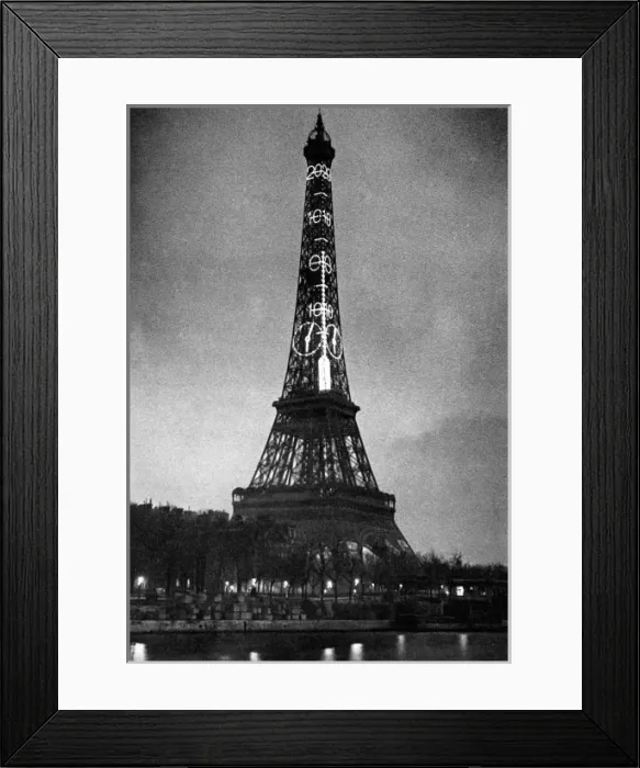 Framed Print : The Thermometer on the Eiffel Tower, 1934